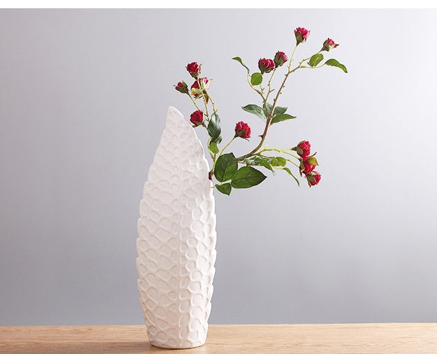 Nordic Ceramic Flower Vase – Modern Creative Home Decor

