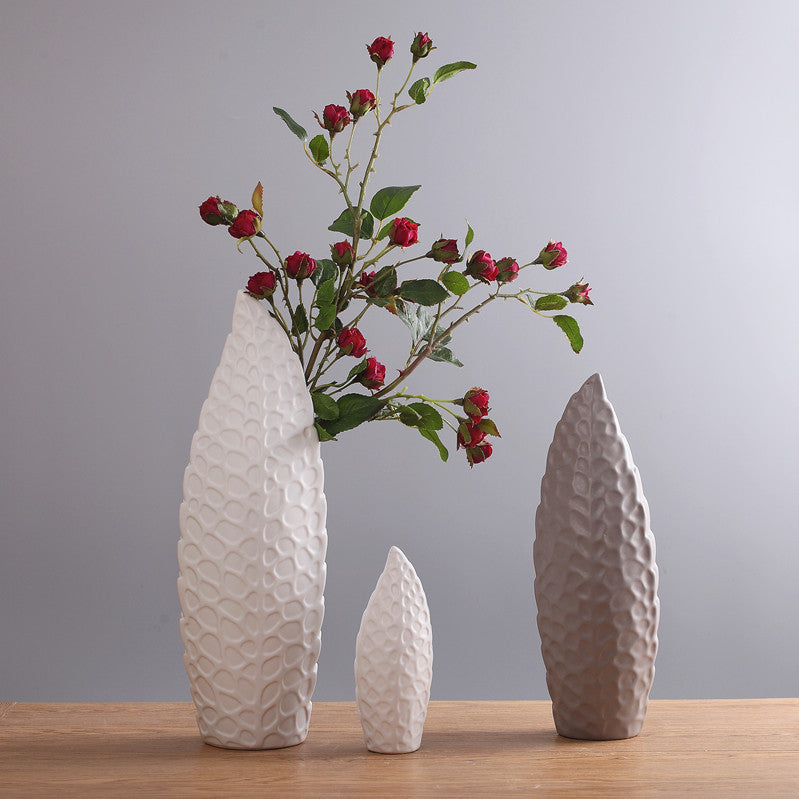 Nordic Ceramic Flower Vase – Modern Creative Home Decor
