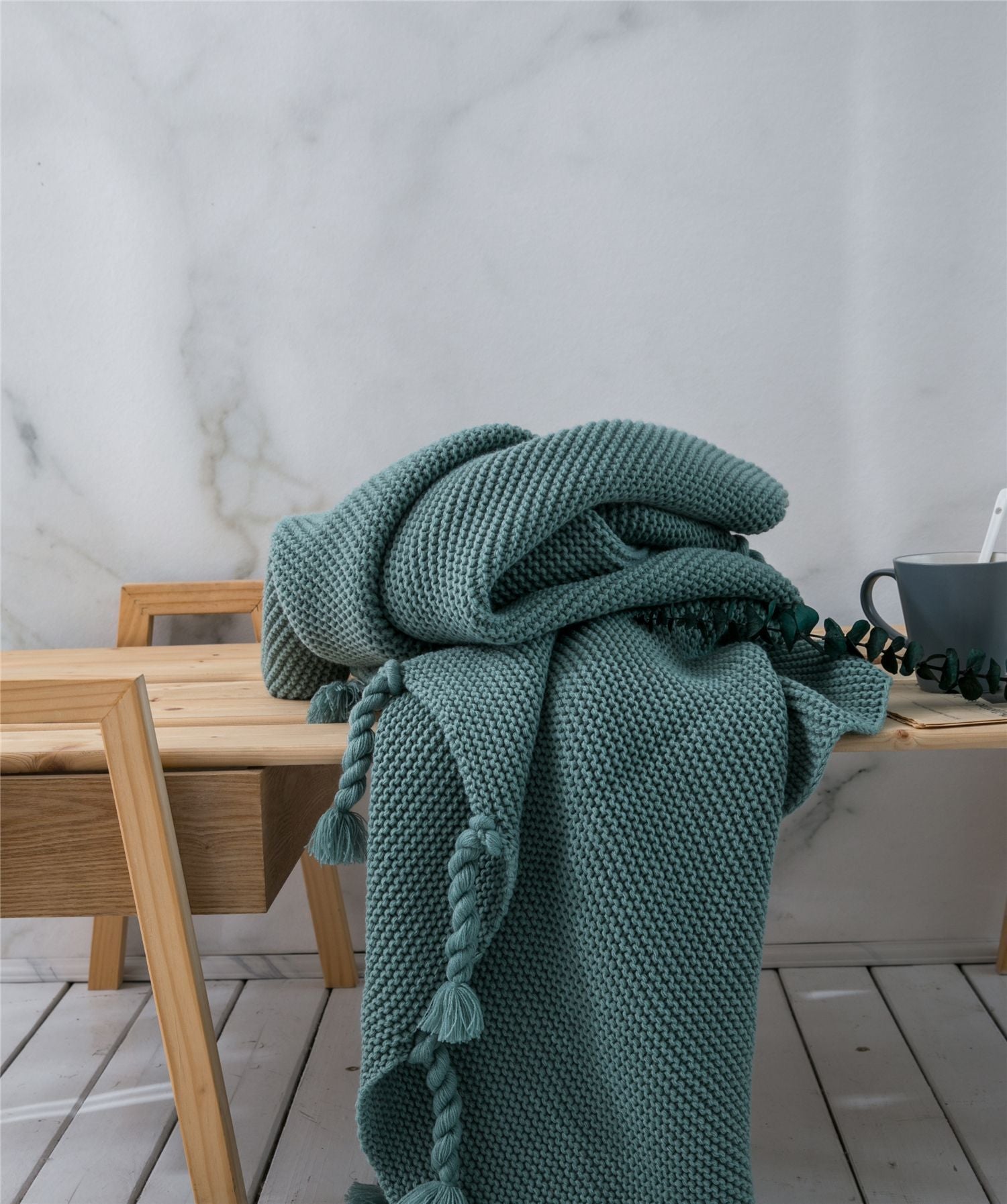 Solid Color Nordic Knitted Blanket – Sofa & Office Throw with Tassels